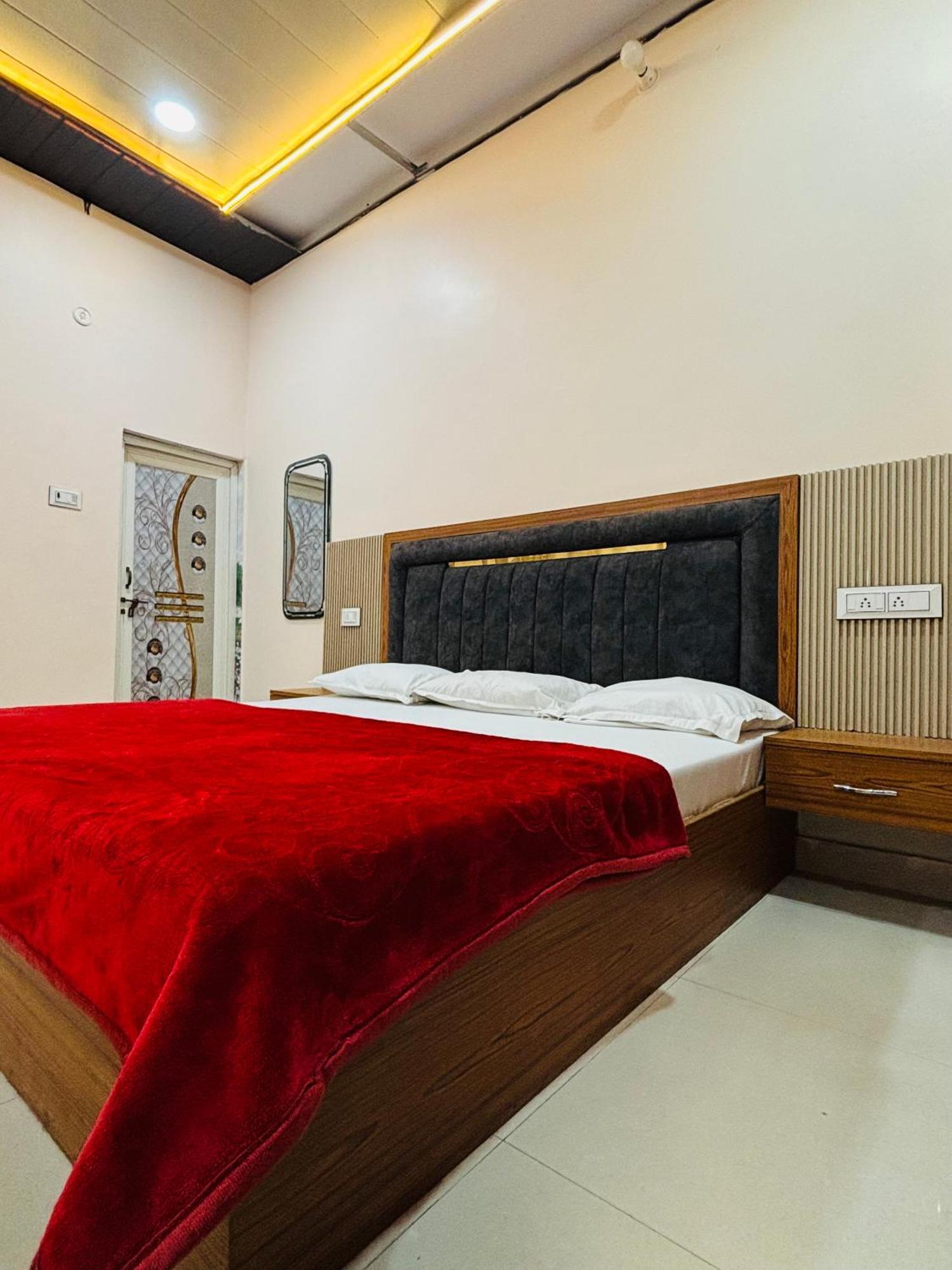 Grihalaxmi Paying Guest House — Photos 1